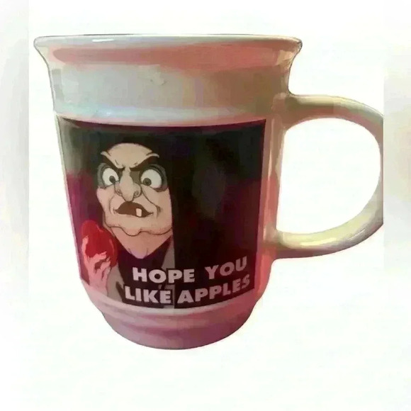 ☕️ NWT Evil Queen Snow White Disney Mug - Picture 2 of 3
